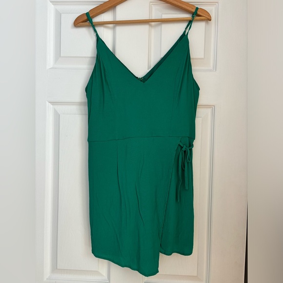 Jumper from Revolve - worn ONCE - Picture 3 of 3